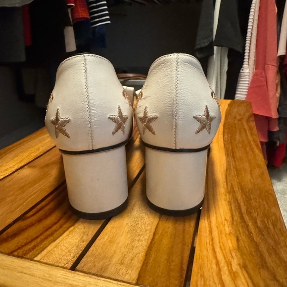 Gucci Cream Heels with Gold Details 37 - Picture 4 of 15